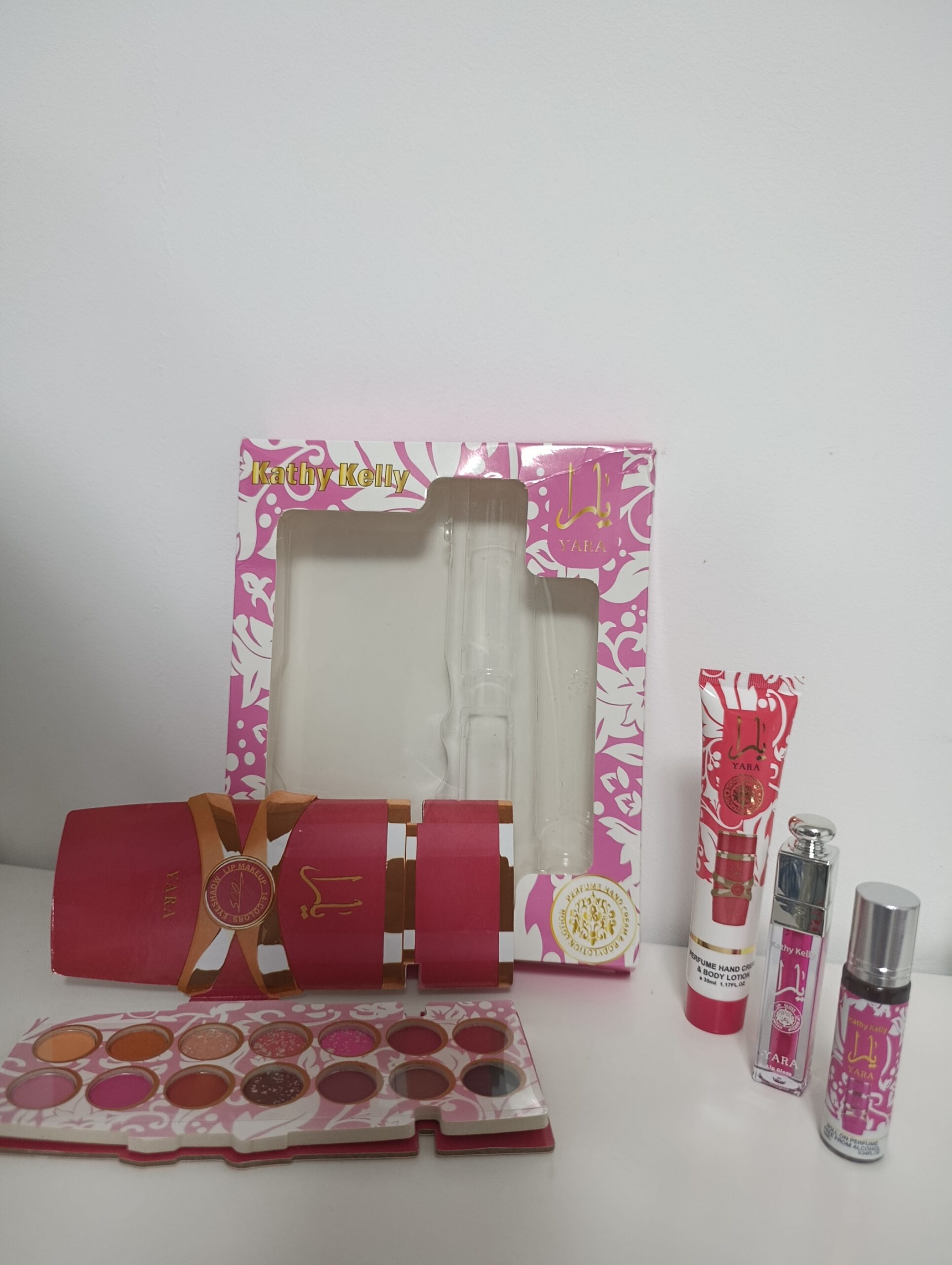 🌸 Set de Maquillaje & Perfume YARA/CANDY – Edición Especial 💖✨ - Imagen 6