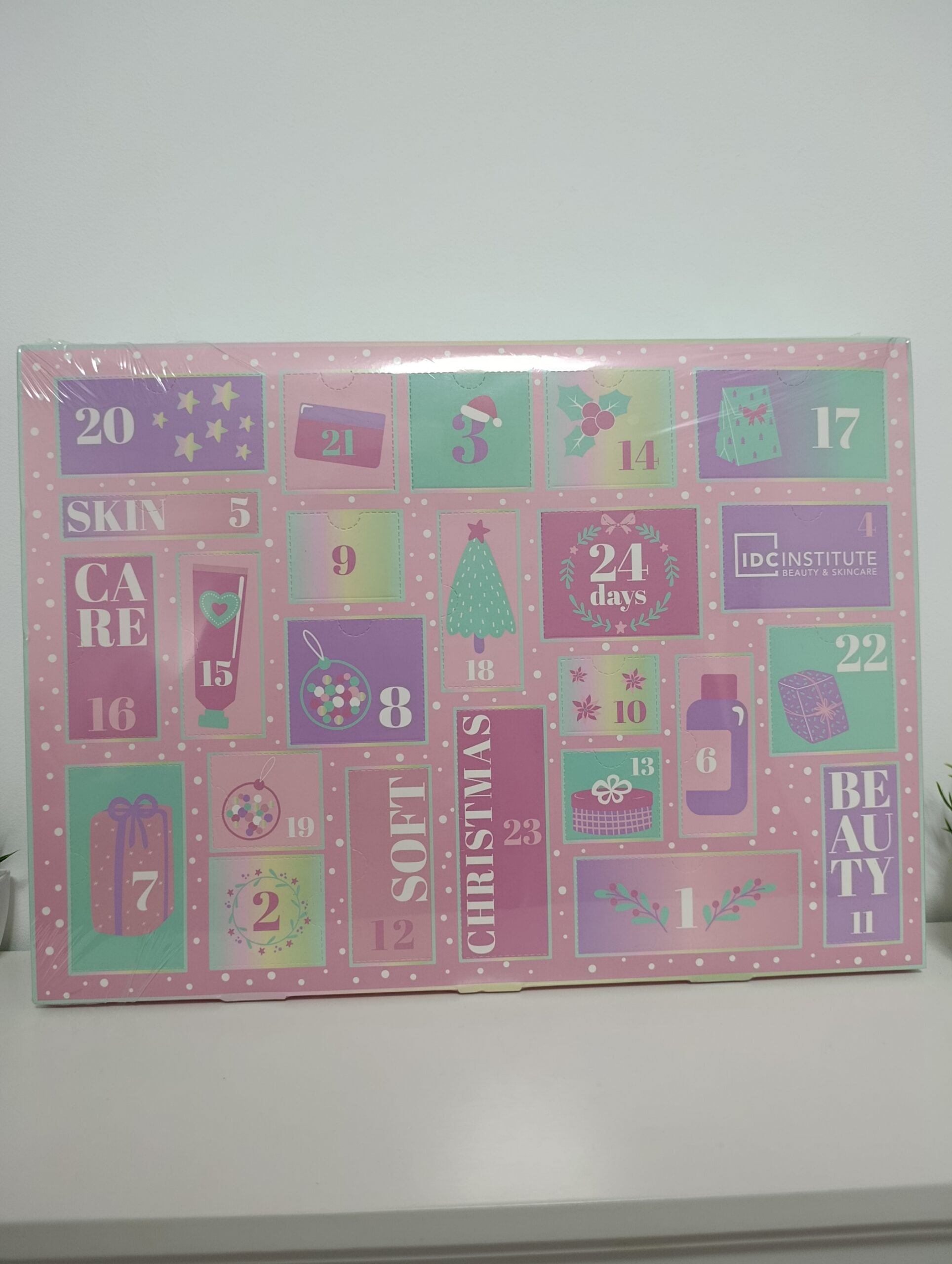 Calendario de Adviento IDC Institute - 24 Dias Beauty & Skincare 🎄✨🎁